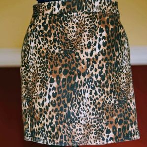 Leopard print skirt